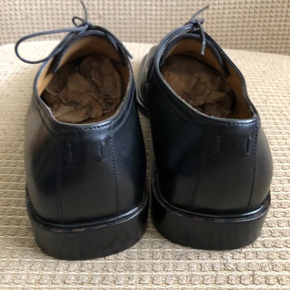 Louis Vuitton Men\'s Black Dress Shoes . main image 8